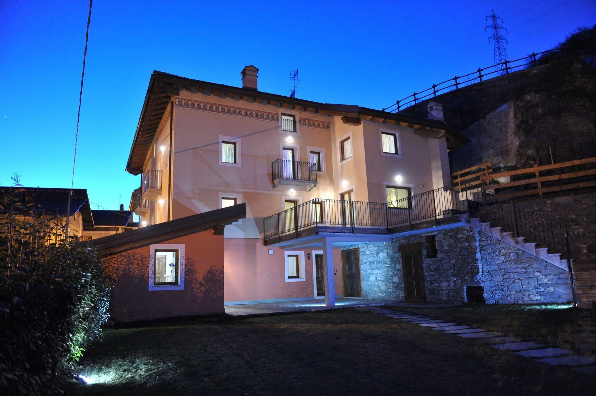 Вилла Au Berceau Du Bien-Etre Chambave Экстерьер фото